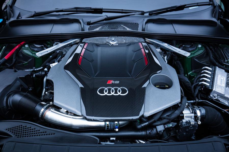 Моторный отсек Audi RS5 Coupe 2017 года  (AU) (фото 26 из 35)